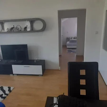 Stan Na Dan -bratunac- Διαμέρισμα Bratunac